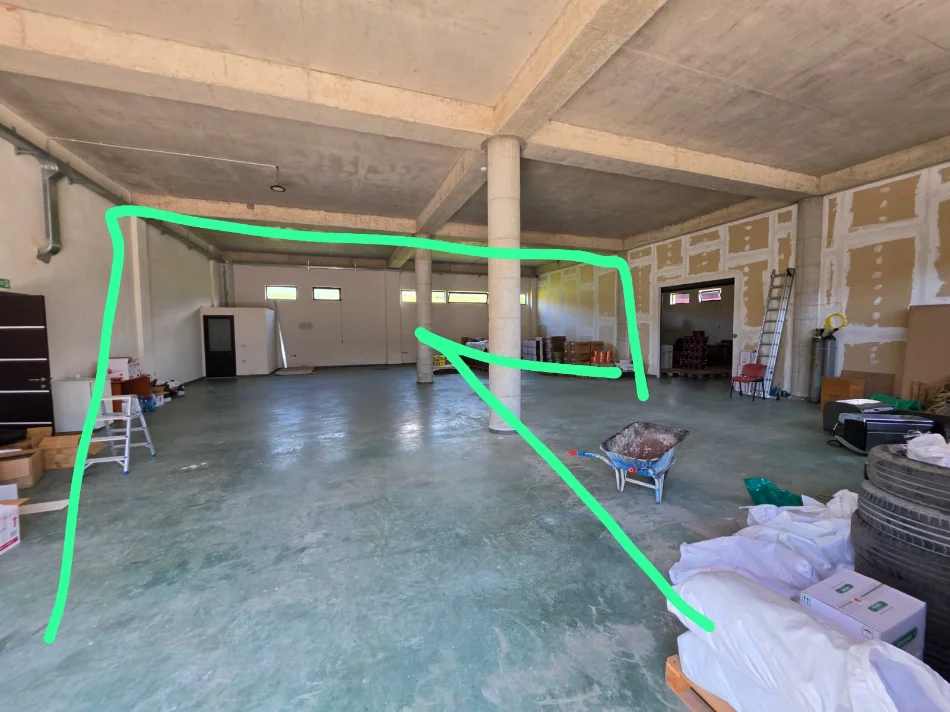 🏢 MAGAZINË MODERNE ME QIRA NË PRUSH – Kombinat  200 m² | Ndërtim i Ri | Standarde Bashkëkohore 5 m lartësi 💥 100.000 Lekë/Muaj 🔥🔥