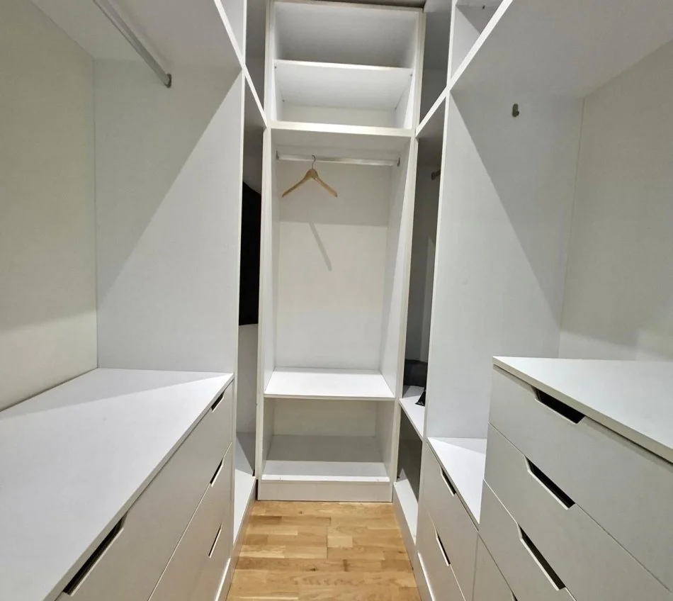 🏠 Jepet me Qera: Ultra Apt. 2+1  (📍Qendër / Pas 15-katshit  ) Hera e parë me qera || Super vendndodhje ✨️  1000€  / Muaji 💶