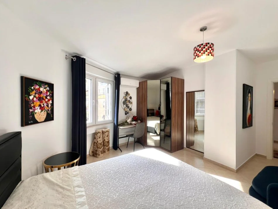 Me Qera: 3+1+2wc & Ballkon +1P.Parkimi 📍QENDER - Black Diamond Hotel (100% e Kompletuar) Location Premium || 1,300€/muaj