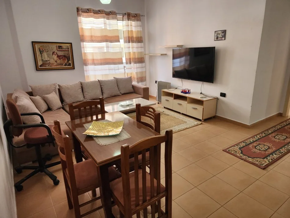 Apt 2+1 i Ri** (Yzberisht - afer Spt. Amerikan 3) Pllt. i Ri me Ashensor || i Kompletuar **Ballkon i Madh ** Kuzhine e Re - 45,000 Leke / Muaj