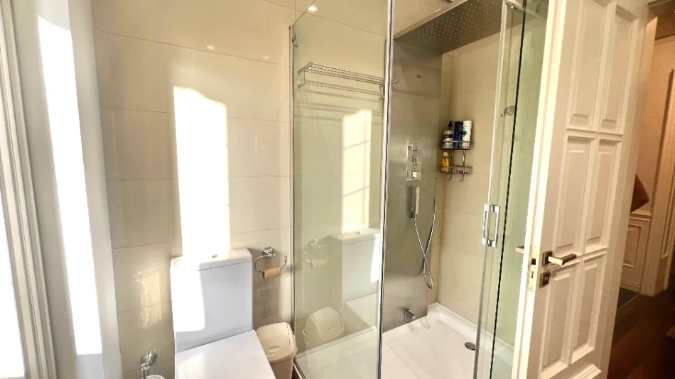 🏡 Jepet me Qera : 1+1 + Kuzhina Vec 📍Shkolla e Kuqe - Kt.2 - 600€/Muaj - S.75m²