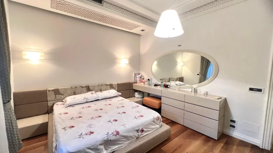 🏡 Jepet me Qera : 1+1 + Kuzhina Vec 📍Shkolla e Kuqe - Kt.2 - 600€/Muaj - S.75m²