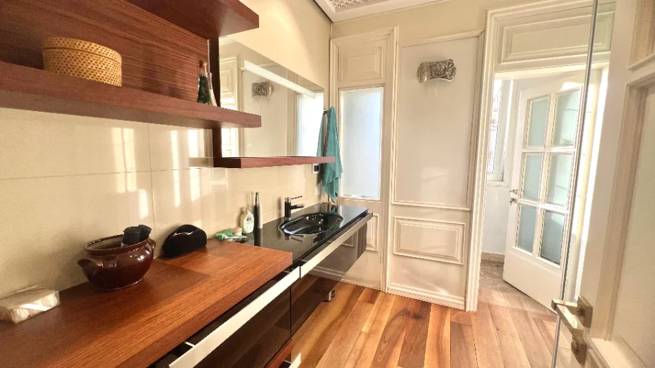 🏡 Jepet me Qera : 1+1 + Kuzhina Vec 📍Shkolla e Kuqe - Kt.2 - 600€/Muaj - S.75m²