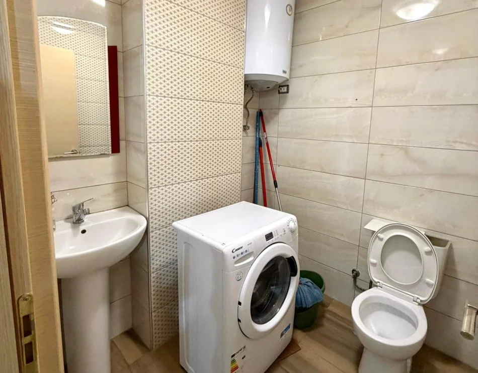 Me Qera : 2+1+2📍Kopshti Zologjik (Pamje nga Kopshti✨️) - 70,000 Lek - Kati.2 - Sp.100m² - Mundesi Parkimi🅿️