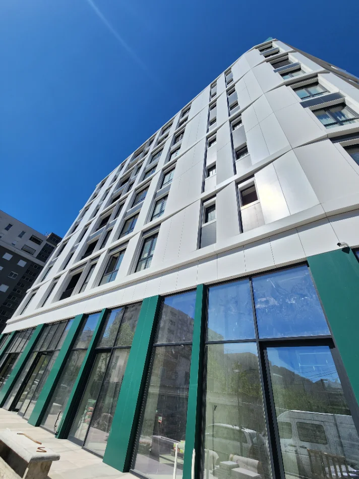 Luxury Office : 89.1 m² Kati 1 Teknik (📍KOMUNA PARISIT - White Could Residence )  3 Ambiente Pune,  CHILLER AC, Çmimi 120,000L Neto/Muaj 🌐✅️