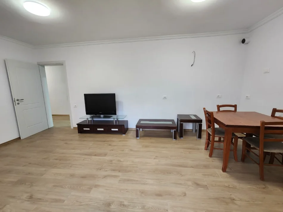 ZYRË ME Qira 90m2( kati 2) 📍Qendër/ Përballë Toptanit | 3 Ambjente pune | 100 % E Re 🔥 95.000 Lekë/Muaj