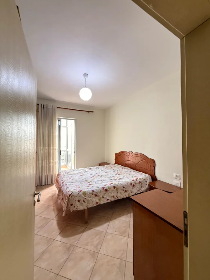 Tirane, shitet apartament 1+1 Kati 5, 65 m² 135.000 € (ali demi)