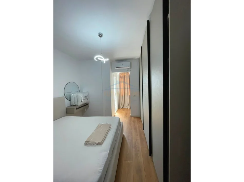 Tirane, jepet me qera apartament 2+1+2 Kati 4, 81 m² 730 € (MEDRESEJA , RRUGA E DIBRES)