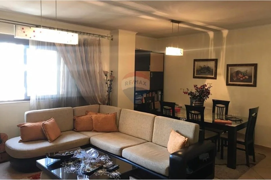 Tirane, jepet me qera apartament Kati 2, 80 m² 700 € 