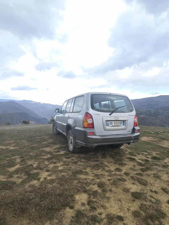 Korce, Shitet Xhip Hyundai Terracan Nafte, Manuale.