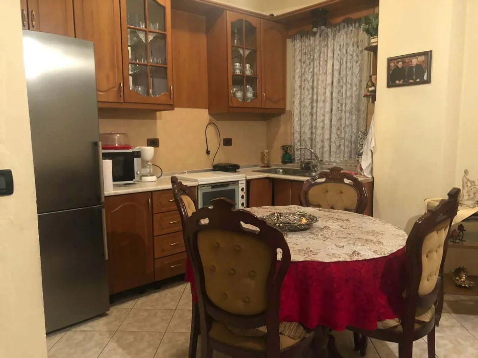Korce, shitet apartament+verande | Penthouse 2+1+Ballkon Kati 1, 80 m² 150.000 € (Rrugica Ndre Mjeda)