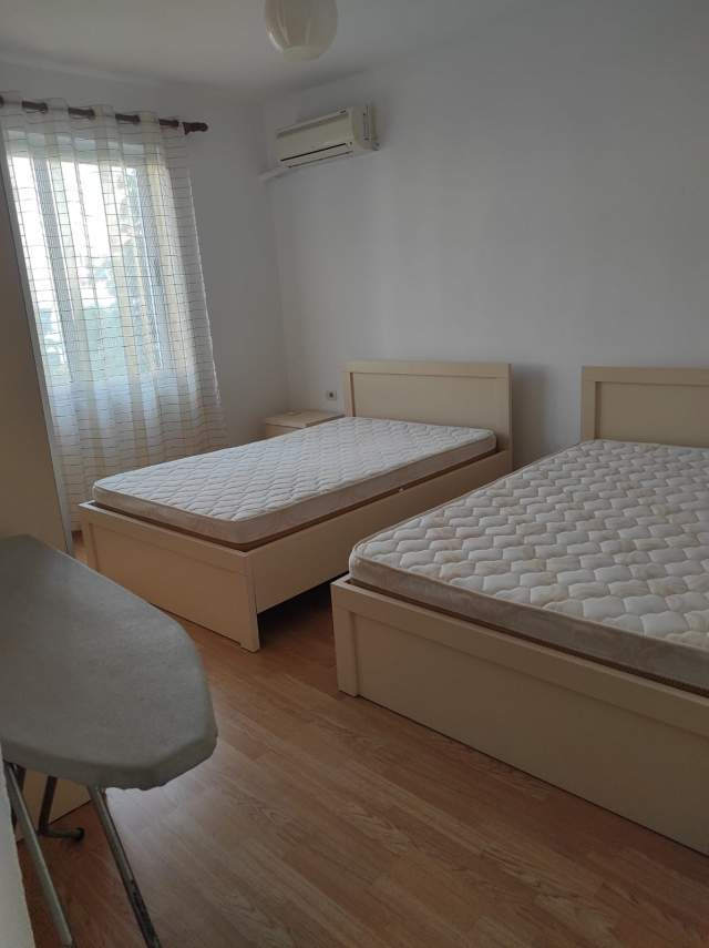 Tirane, jepet me qera apartament 2+1+A Kati 3, 75 m² 400 Euro (muhamet gjollesha)