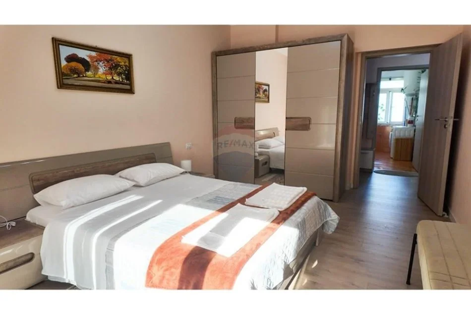 Tirane, jepet me qera apartament 2+1+Ballkon Kati 3, 80 m² 700 € (Mine Peza)