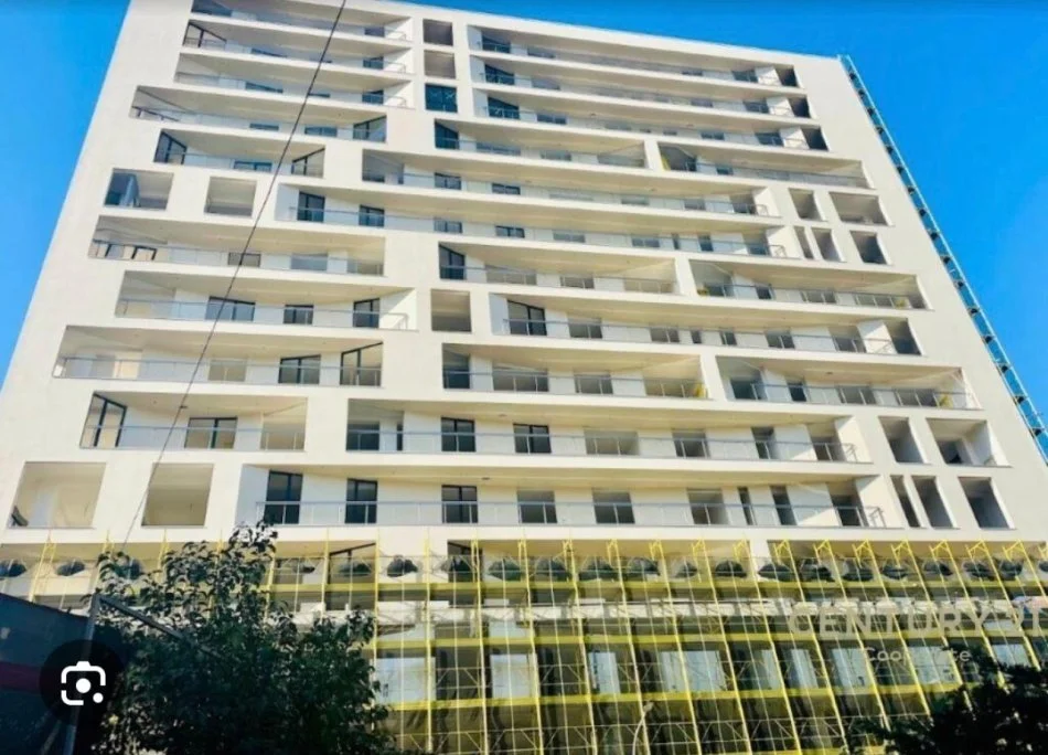 Tirane, shitet apartament 2+1+Ballkon Kati 4, 240.000 € 