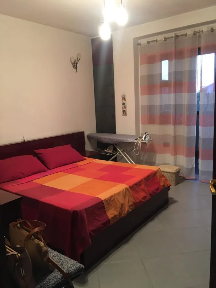 Tirane, jepet me qera apartament 1+1 Kati 4, 100 m² 530 € (mine peza)