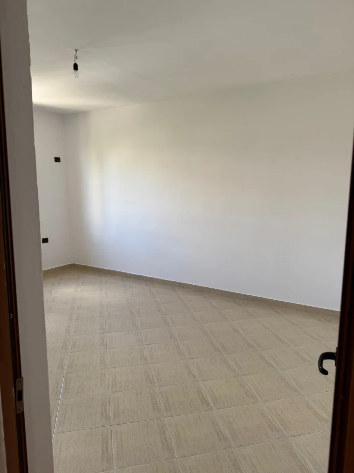 Tirane, jepet me qera nga Pronari, pa-komision apartament 1+1+Aneks+Ballkon Kati 5, 57 m² 40.000 leke (Rr Ali demi pall.72 shk 3 Ap 29)