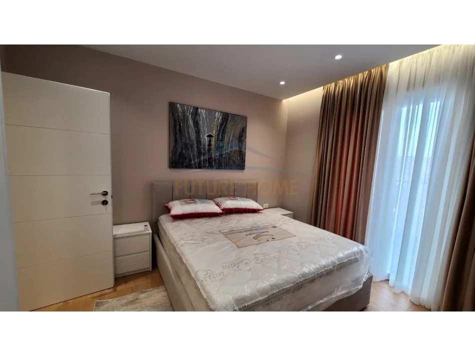 Tirane, jepet me qera apartament 2+1+2+PARKIM , Kati 4, 110 m² 1.000 € (RRUGA JORDAN MISJA)