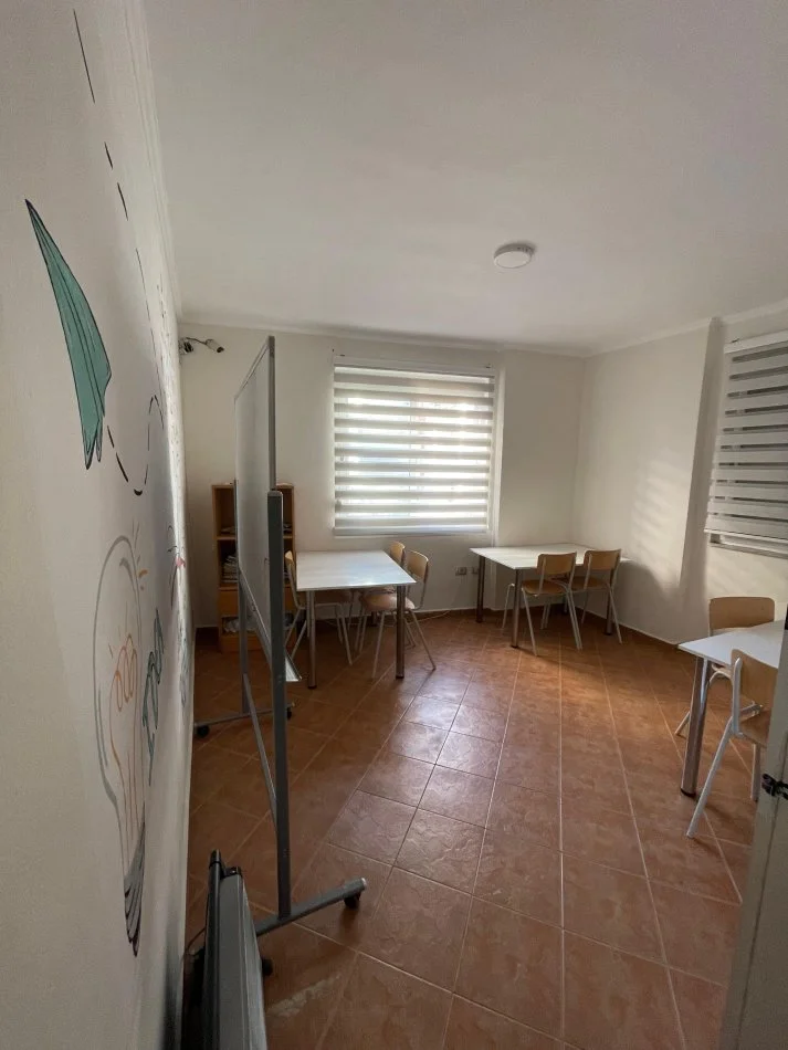 Tirane, shitet apartament 4+1 Kati 1, 136 m²
