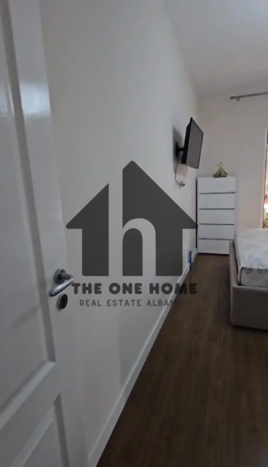 Tirane, shitet apartament 2+1+Ballkon Kati 5, 95 m² 205.000 € (prane Fakultetit Mjekesis)