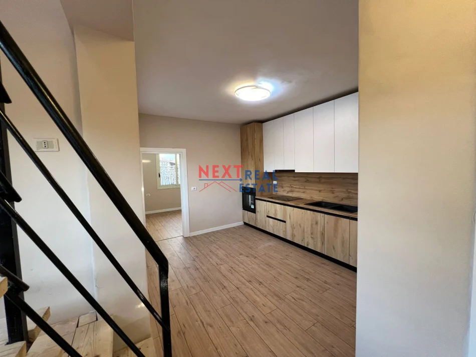 Vlore, shitet shtepi 2+1+Aneks+Ballkon Kati 0, 120 m² 140.000 € (VLORE)