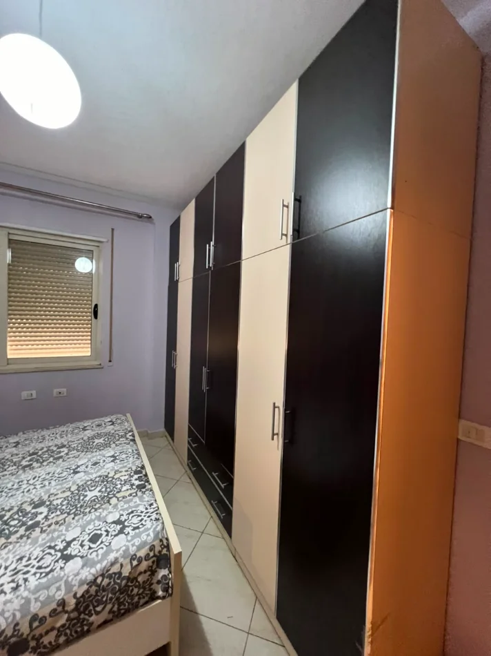 Tirane, jepet me qera apartament 2+1+Aneks+Ballkon Kati 1, 1 m² 500 €