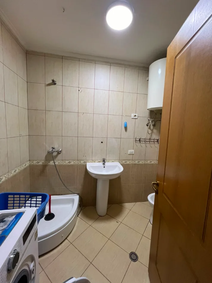 Tirane, jepet me qera apartament 2+1+Aneks+Ballkon Kati 1, 1 m² 500 €