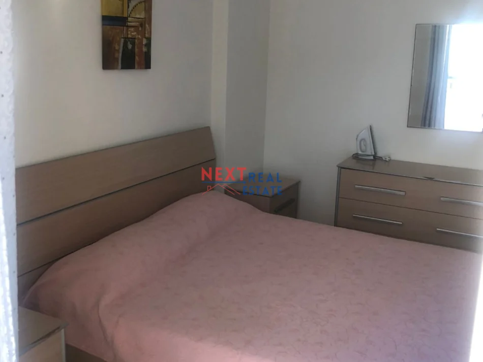 Vlore, jepet me qera apartament 1+1+Ballkon Kati 9, 350 € (LUNGOMARE)