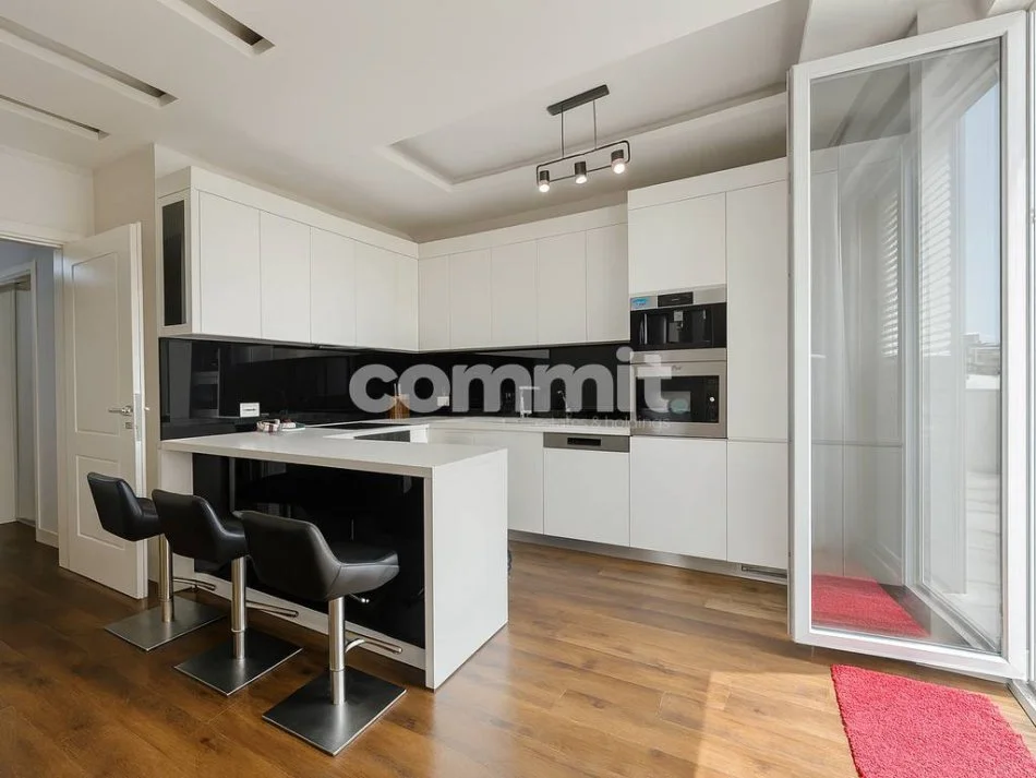 Tirane, jepet me qera apartament 2+1 Kati 3, 130 m² 1.700 € 