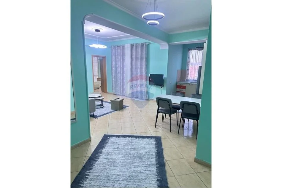 Tirane, jepet me qera apartament 1+1+Ballkon Kati 10, 77 m² 550 € 