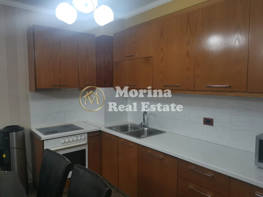 Tirane, jepet me qera garsonier 1+1 Kati 1, 45 m² 300 € (Rruga Fortuzi)