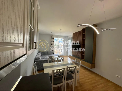 Tirane, jepet me qera apartament 2+1 Kati 5, 95 m² 800 € (Rruga e Kavajes)