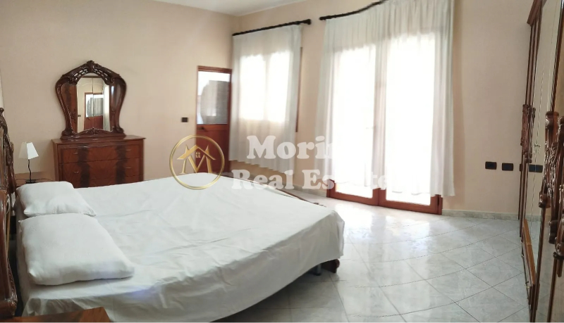 Tirane, jepet me qera shtepi 1+1 Kati 2, 70 m² 350 € (Shkoze)