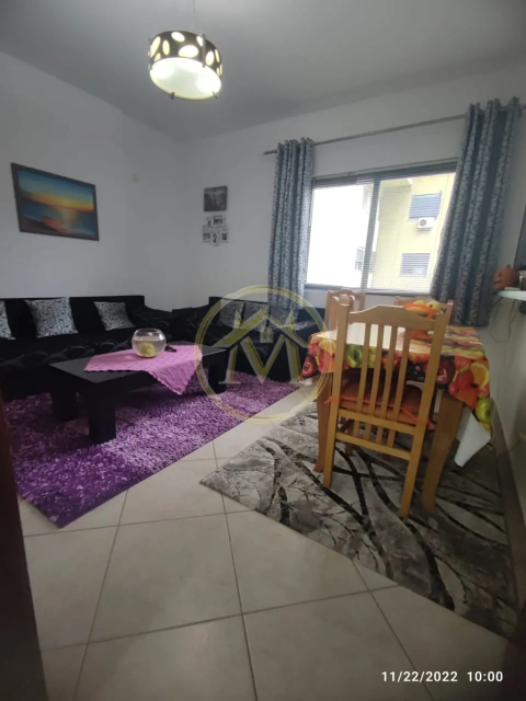 Tirane, jepet me qera apartament 2+1 Kati 4, 65 m² 400 € (Shkolla e Bashkuar)