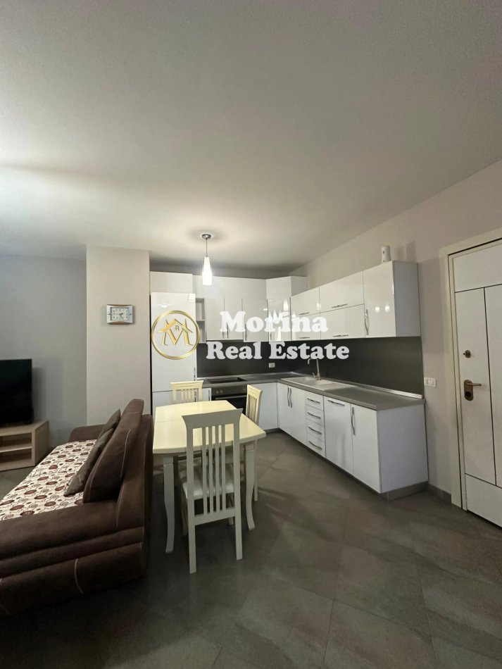 Tirane, jepet me qera apartament 1+1+Ballkon Kati 3, 70 m² 550 € (Pazari i Ri)