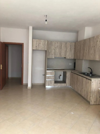 Tirane, jepet me qera apartament 2+1 Kati 2, 100 m² 350 € (Astir)