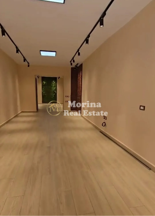 Tirane, jepet me qera ambjent biznesi Kati 1, 67 m² 750 € (Rruga e Kavajes)