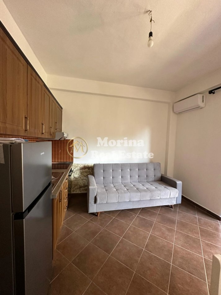 Tirane, jepet me qera apartament 1+1+Ballkon Kati 3, 60 m² 350 € (Rruga 5 Maji)