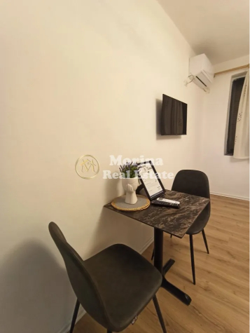 Tirane, jepet me qera apartament Kati 1, 45 m² 400 € (21 Dhjetori- Rruga Muhamet Gjollesha)