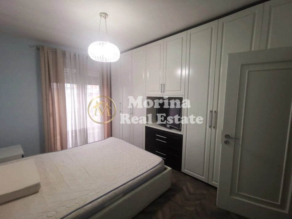 Tirane, jepet me qera apartament 2+1 Kati 4, 120 m² 800 € (Liqeni i thate)