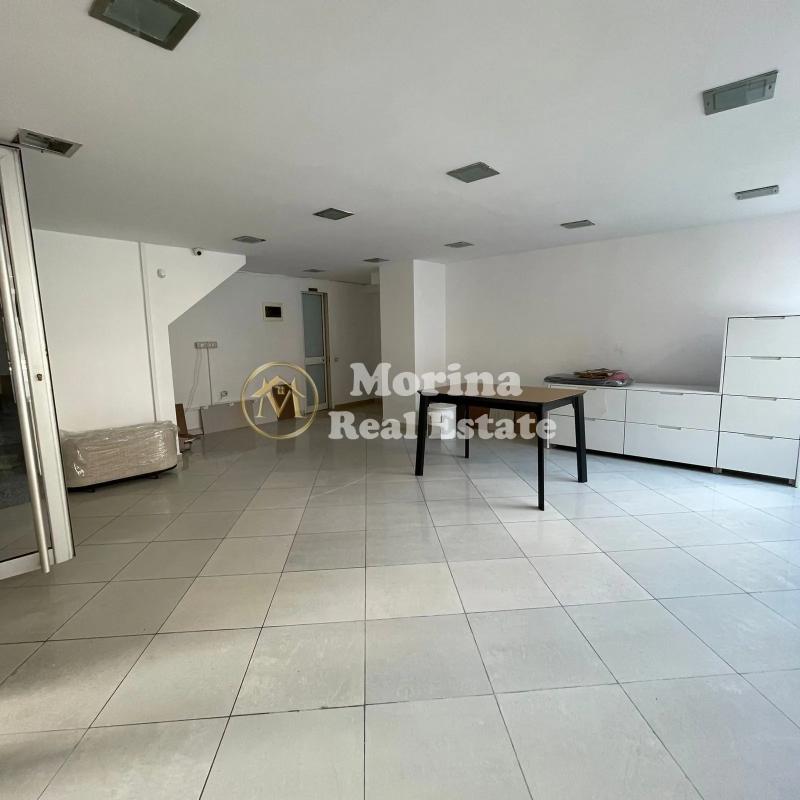 Tirane, jepet me qera ambjent biznesi Kati 1, 80 m² 600 € (Deliorgji)