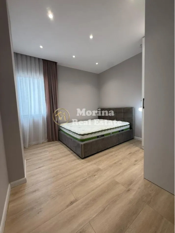 Tirane, jepet me qera apartament 1+1+Ballkon Kati 8, 65 m² 500 € (Bulevardi Migjeni)