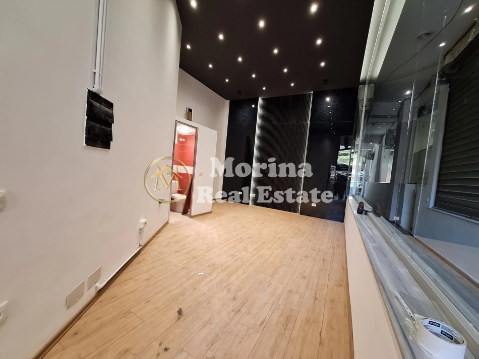 Tirane, jepet me qera dyqan Kati 0, 26 m² 500 € (Rruga e Barrikadave)