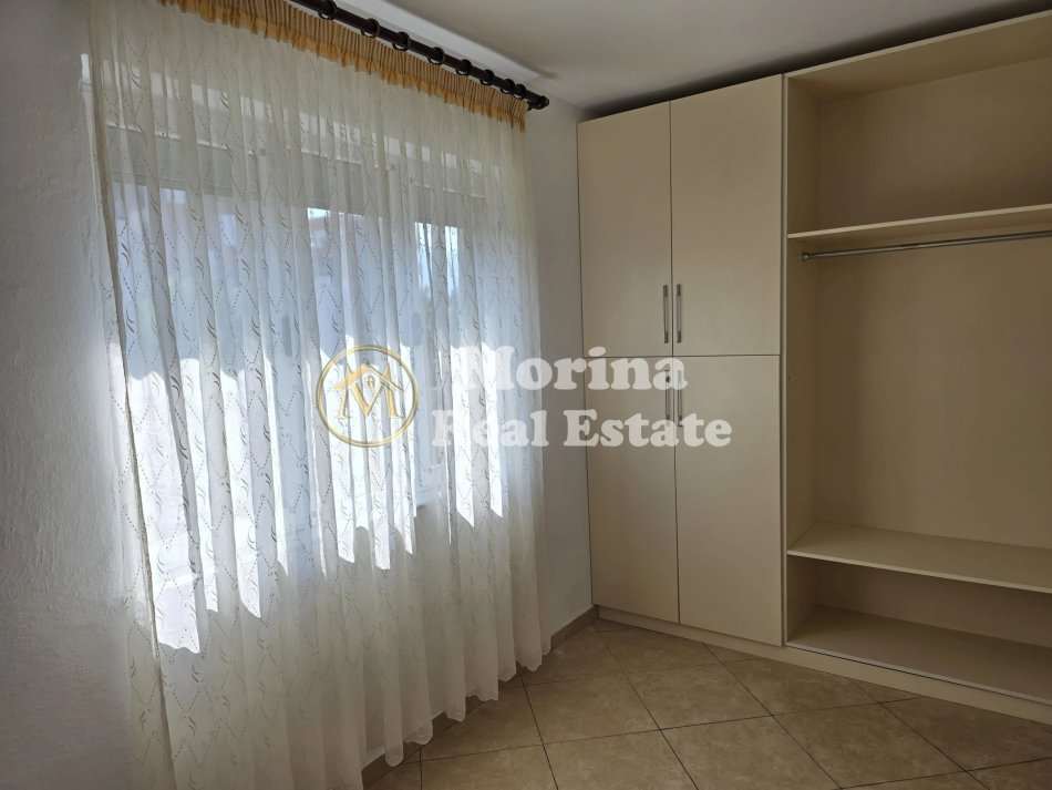 Tirane, jepet me qera apartament 3+1 Kati 4, 100 m² 500 € (Ali Demi)