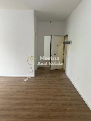Tirane, jepet me qera apartament 1+1 Kati 3, 60 m² 300 € (Ali Demi)