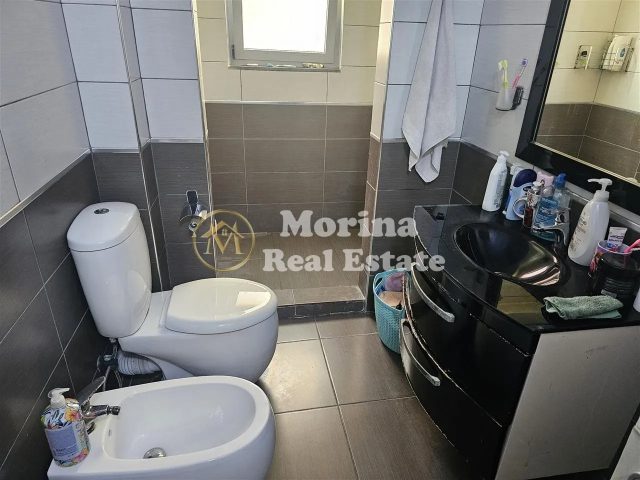 Tirane, jepet me qera apartament 1+1+Ballkon Kati 2, 60 m² 450 € (Perballe Delijorgjit)