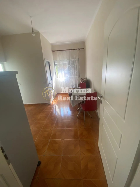 Tirane, jepet me qera shtepi 1+1 Kati 2, 50 m² 250 € (Universiteti Bujqesor)