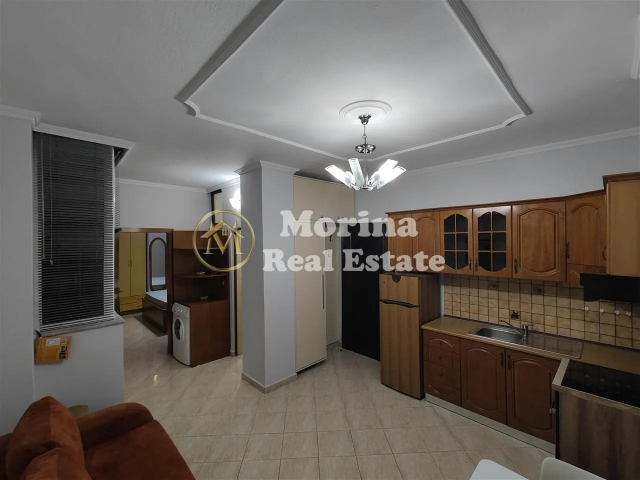 Tirane, jepet me qera apartament 1+1 Kati 1, 65 m² 400 € (21 Dhjetori)