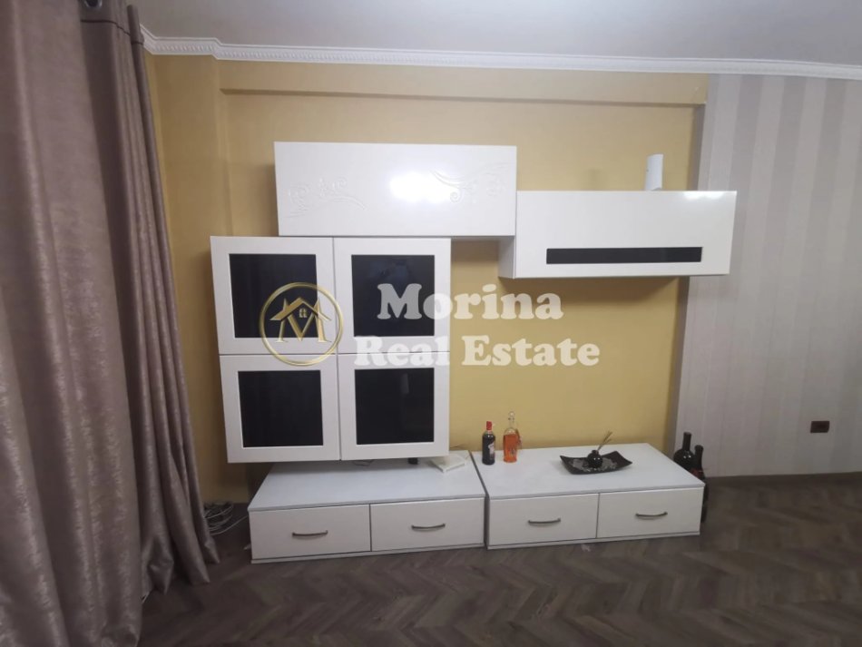 Tirane, jepet me qera apartament 2+1 Kati 4, 120 m² 800 € (Liqeni i thate)