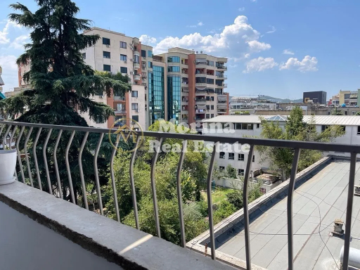 Tirane, jepet me qera apartament 2+1 Kati 5, 100 m² 480 € (21 Dhjetori)