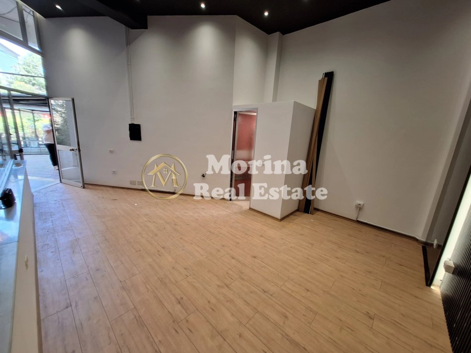 Tirane, jepet me qera dyqan Kati 0, 26 m² 500 € (Rruga e Barrikadave)